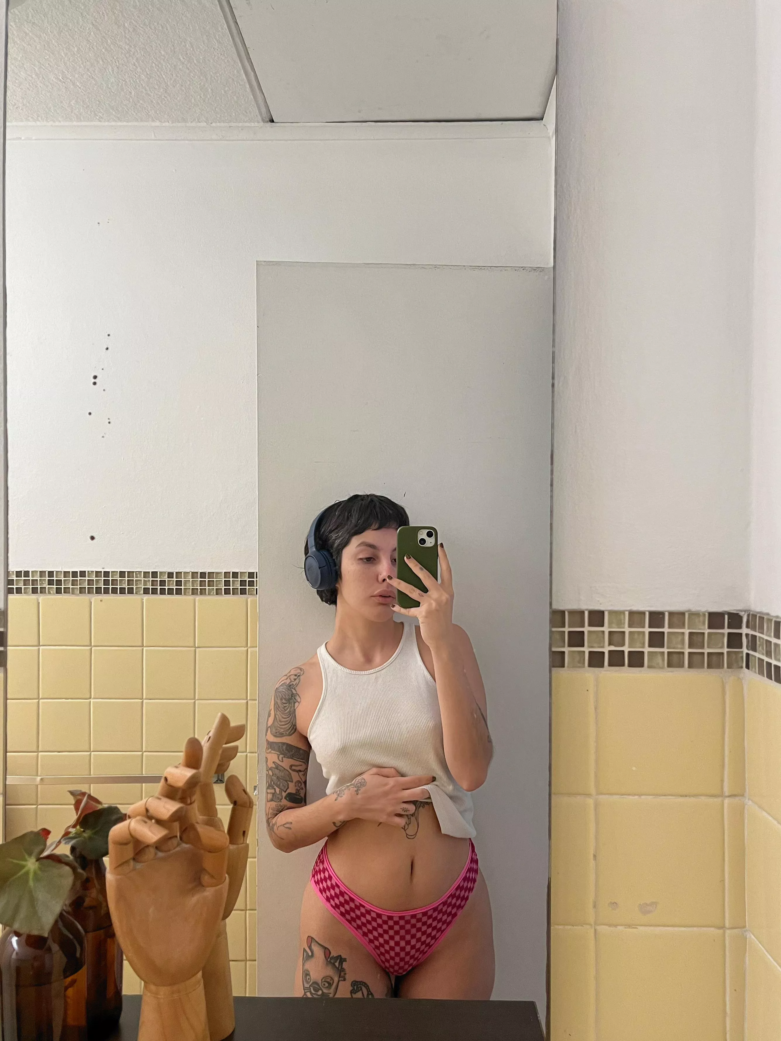 wife-pleaser as the official boi uniform