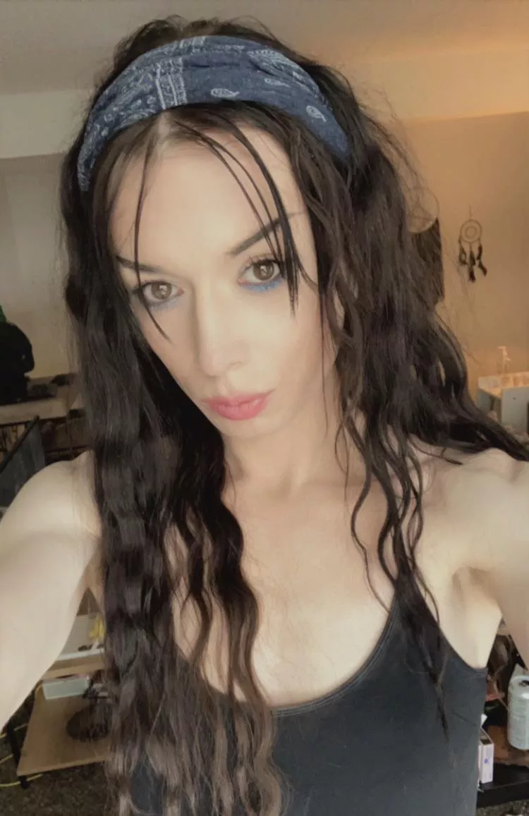 would you accept nudes from me? 🦋