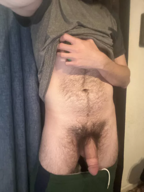 22 , trying to make a laidback nsfw group chat for us horny mofos so we can jerk together. Straight or gay it doesn’t matter. Hmu if ya want ;)