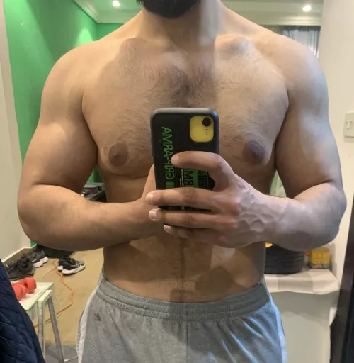 25m Arab into femboy/sissy/big ass/smooth/long hair/ sc aboodkwt00