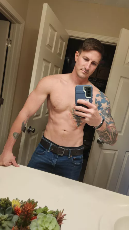 [32] Trying to make dad bods look good