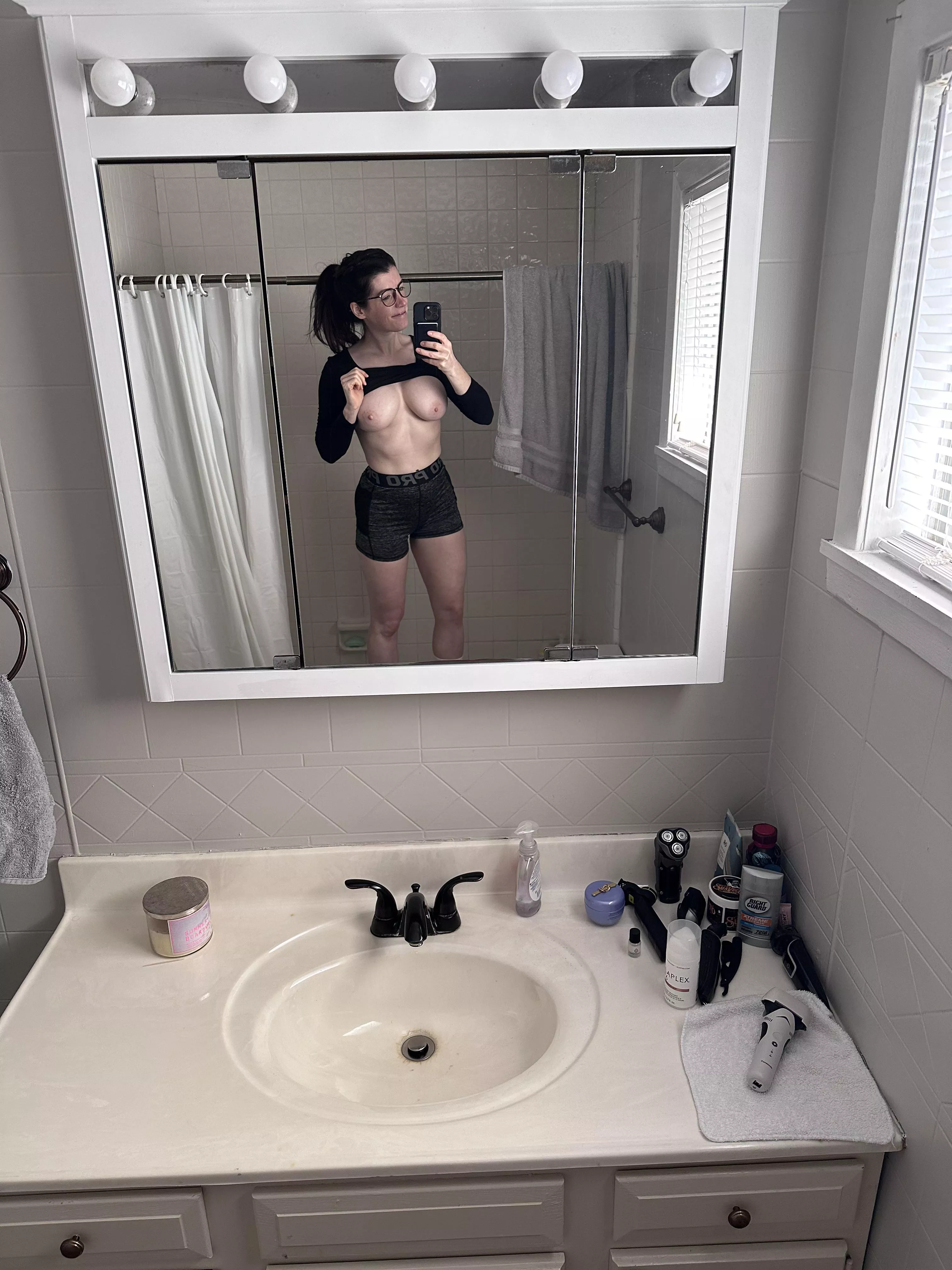 5’3 never looked so good 🤭