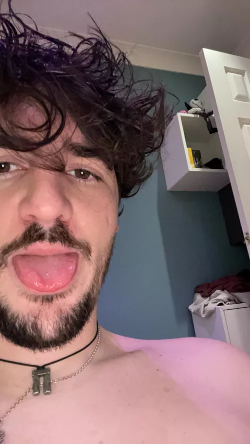 Bros, should I get a haircut or not? π