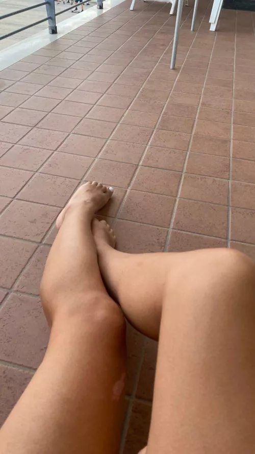 cozy floor time, painted toes feeling a naughty vibe F19 [IRTR]