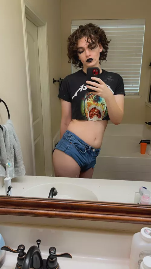 da goth boy says hi! 🖤 x3