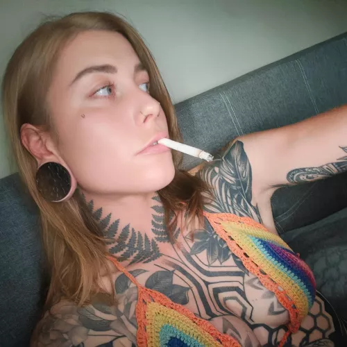Do you like tatts and smoke?