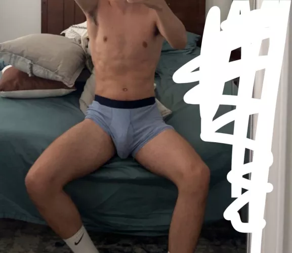 Foot fag looking to worship some smelly feet. @luke-smith7