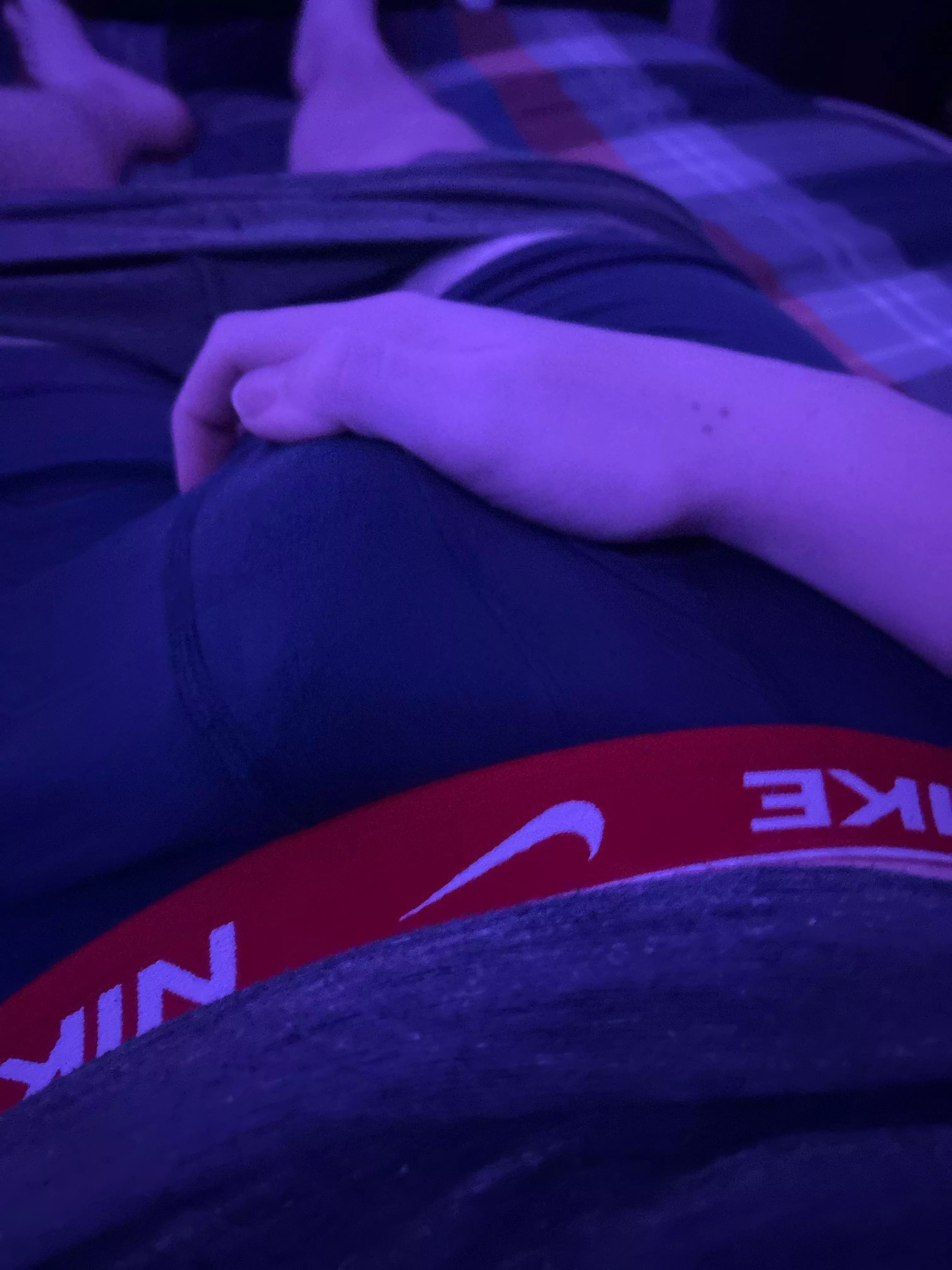 Fresh 18 looking to send w someone @m_clarkson12 be kinky