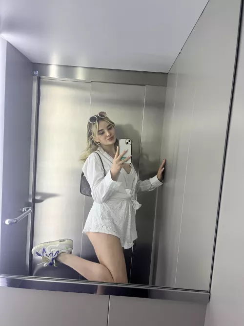 giving sexy angel vibes