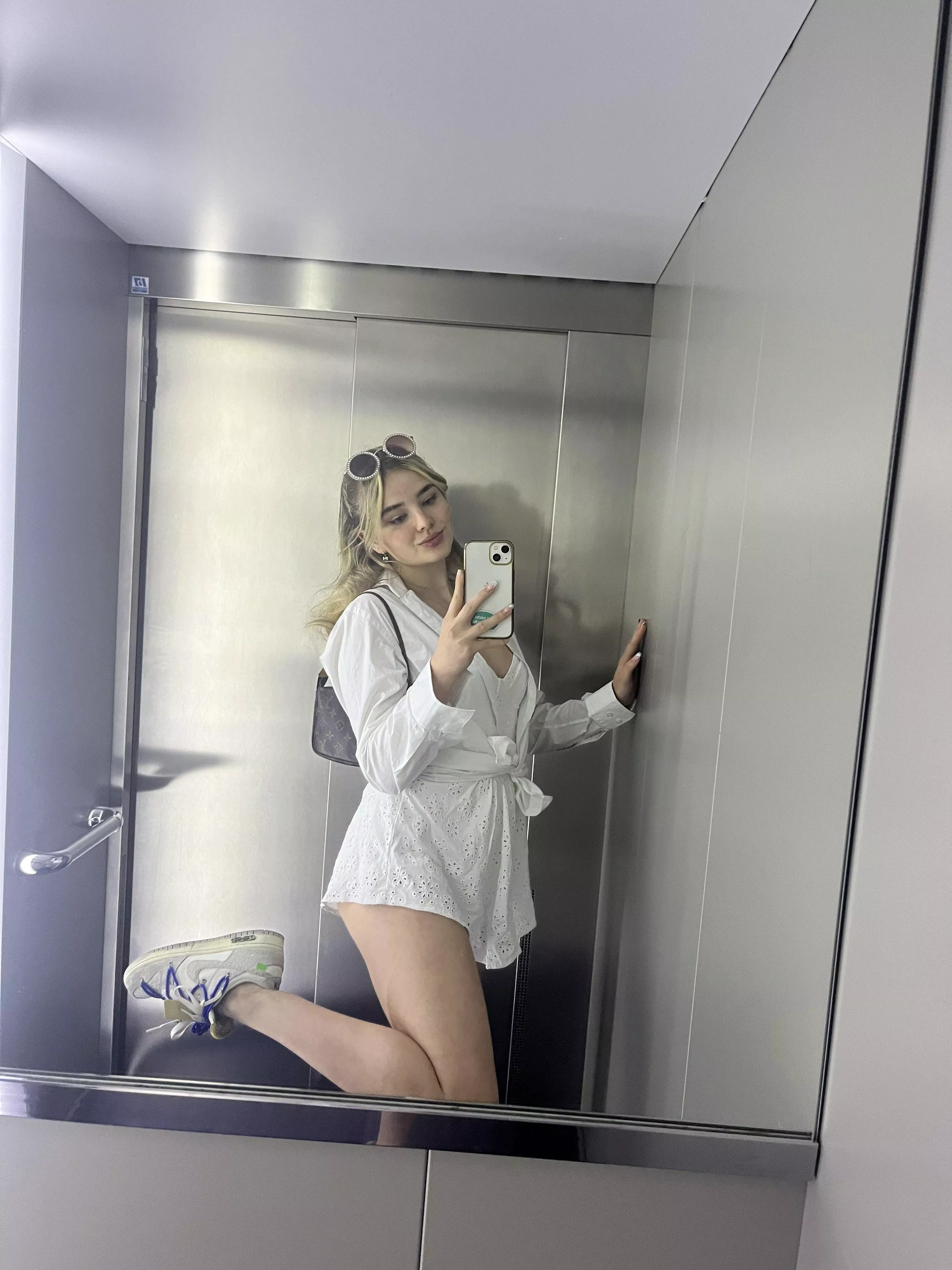 giving sexy angel vibes