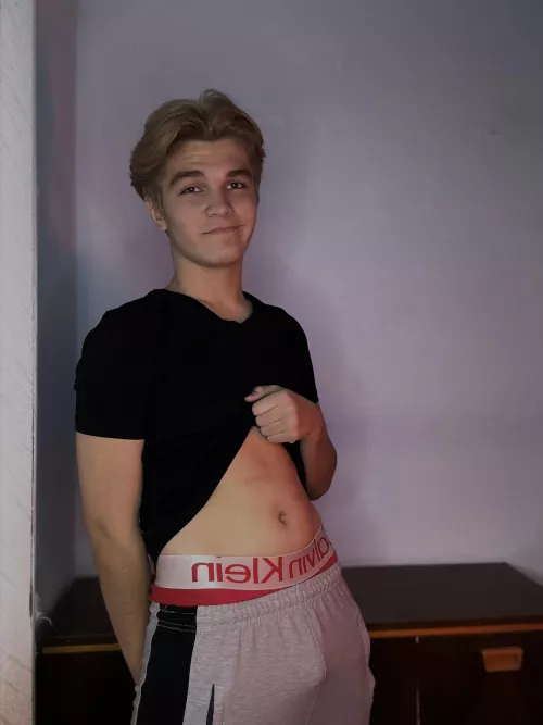 Happy birthday to me !!! I'm 19 today !!! how did you celebrate your last birthday ?