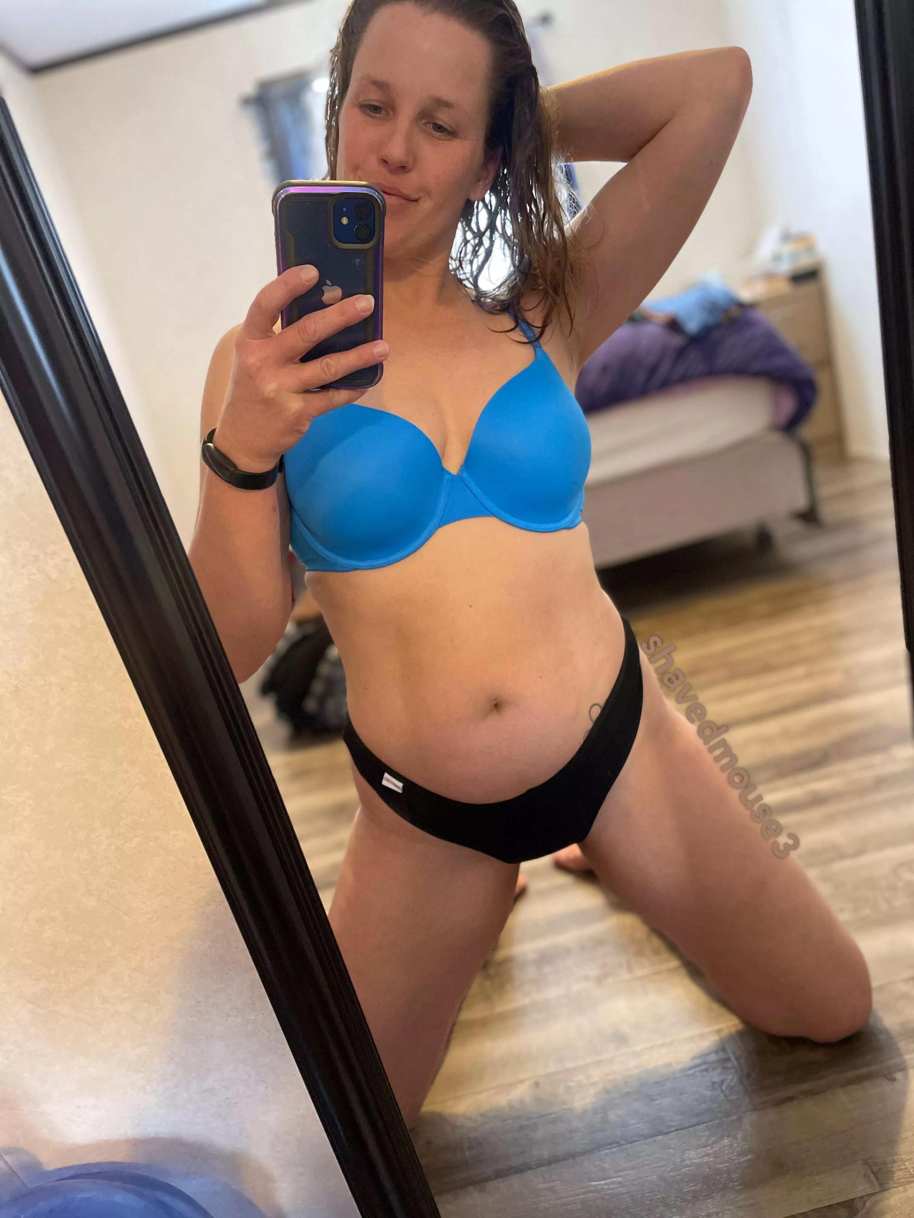 Happy hump day milfie.