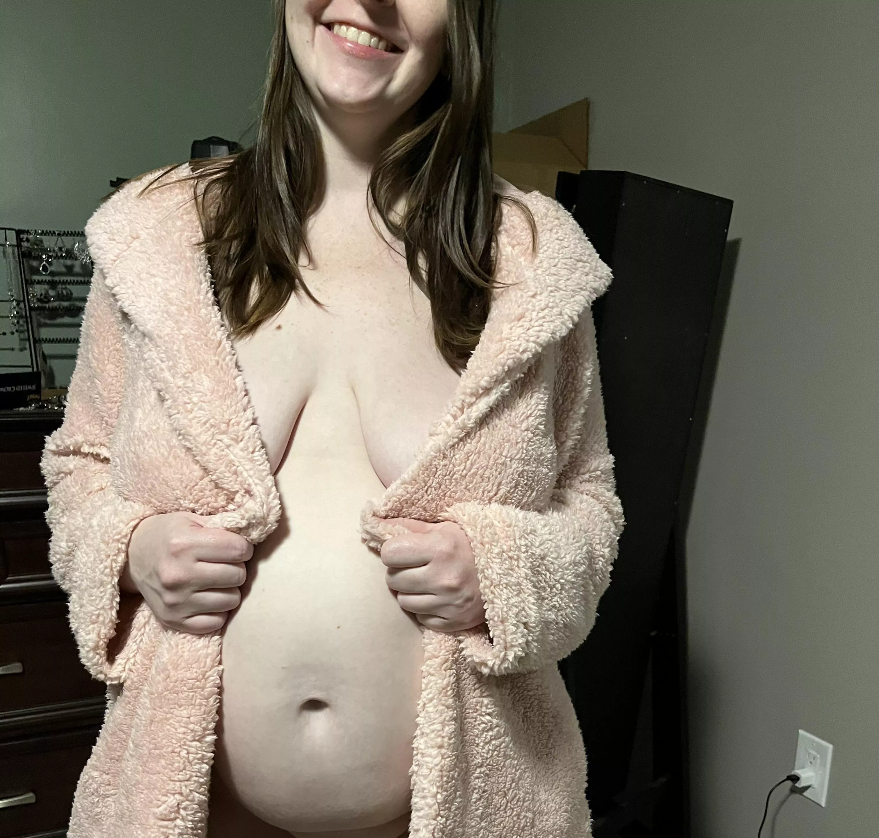 How’s my pregnant belly look in a robe?