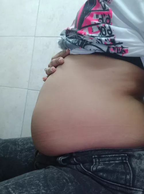 Hungry belly to fill 😩🥵🐷