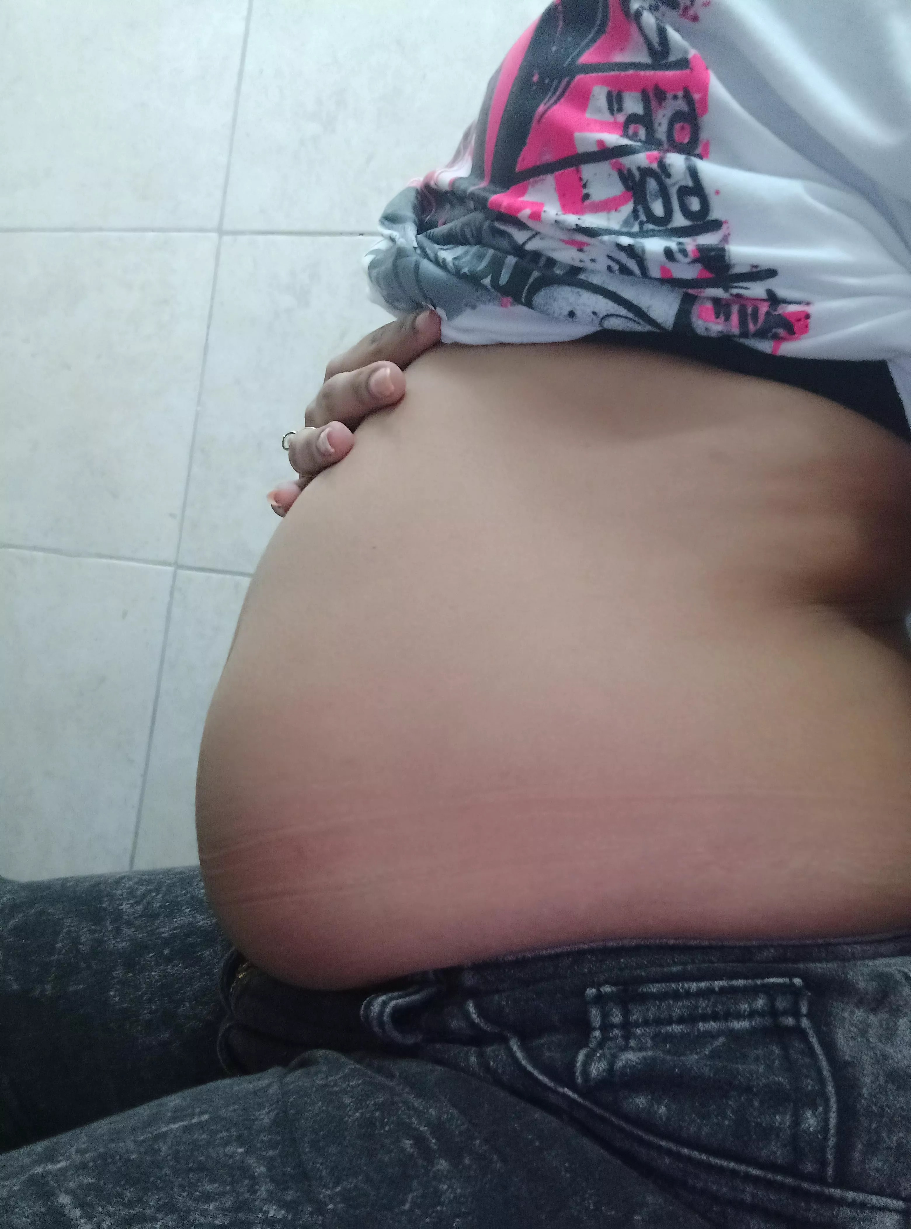 Hungry belly to fill 😩🥵🐷