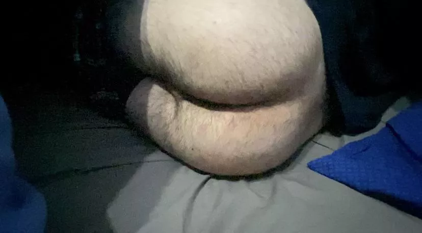 I don’t usually bottom , but who wants to fuck me ?(20)