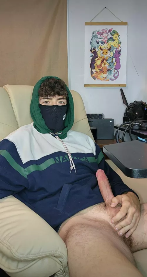 I need a desk jockey, volunteers?