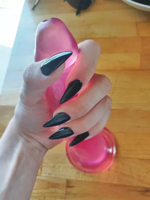 I thought I'd help you fantasize 😇🖤💦