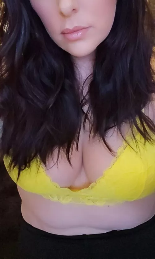 I wore this bra on a building site today. Now its time to take it off and get myself in bed after a hard day's work ;) xxx