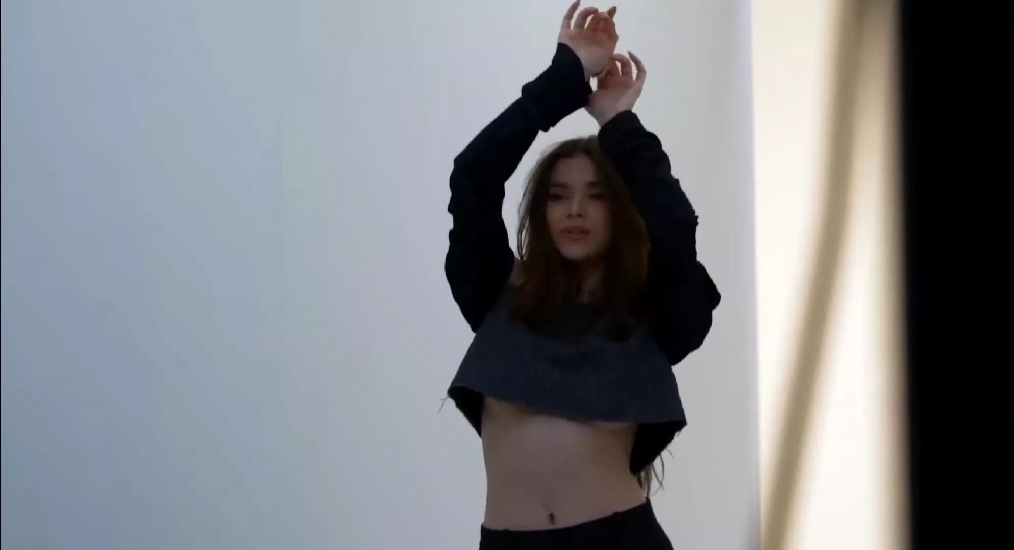 I would really like Charlee Chase/Dr Tickles to tickle Hailee Steinfeld wearing this crop top in the X stand. Especially considering when her arms are tied above her head, her breasts and nipples would be exposed and ready to be tickled along with her be
