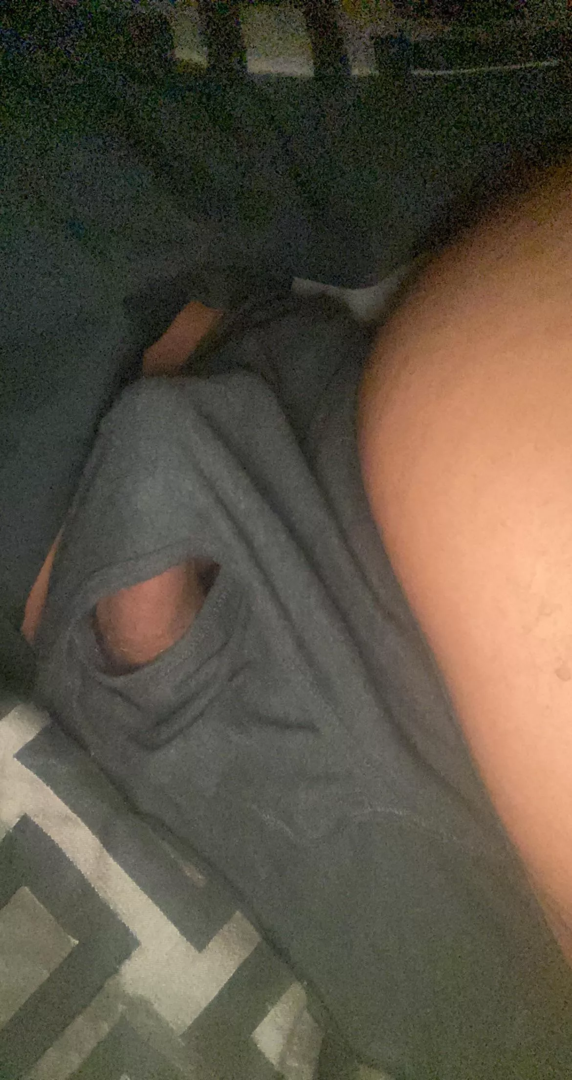 I’m 25, Anyone want to get to know each other? I’m into single guys only.