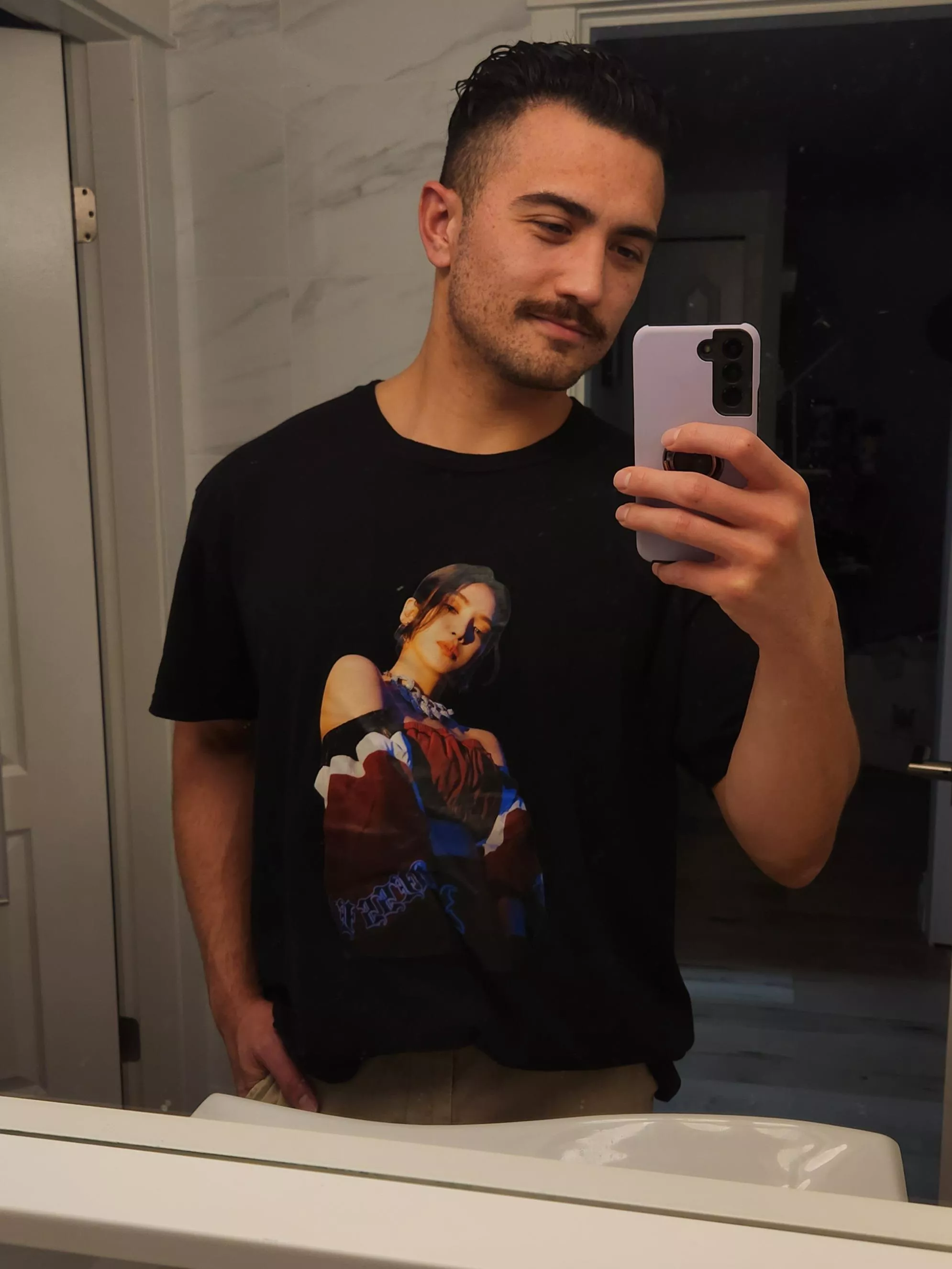 Into mixed Canadian men? 🇨🇦