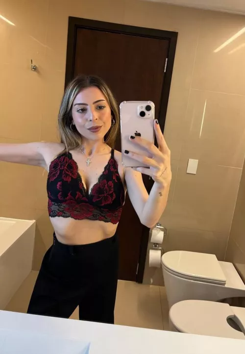 its so sexy when i take a selfie everyday