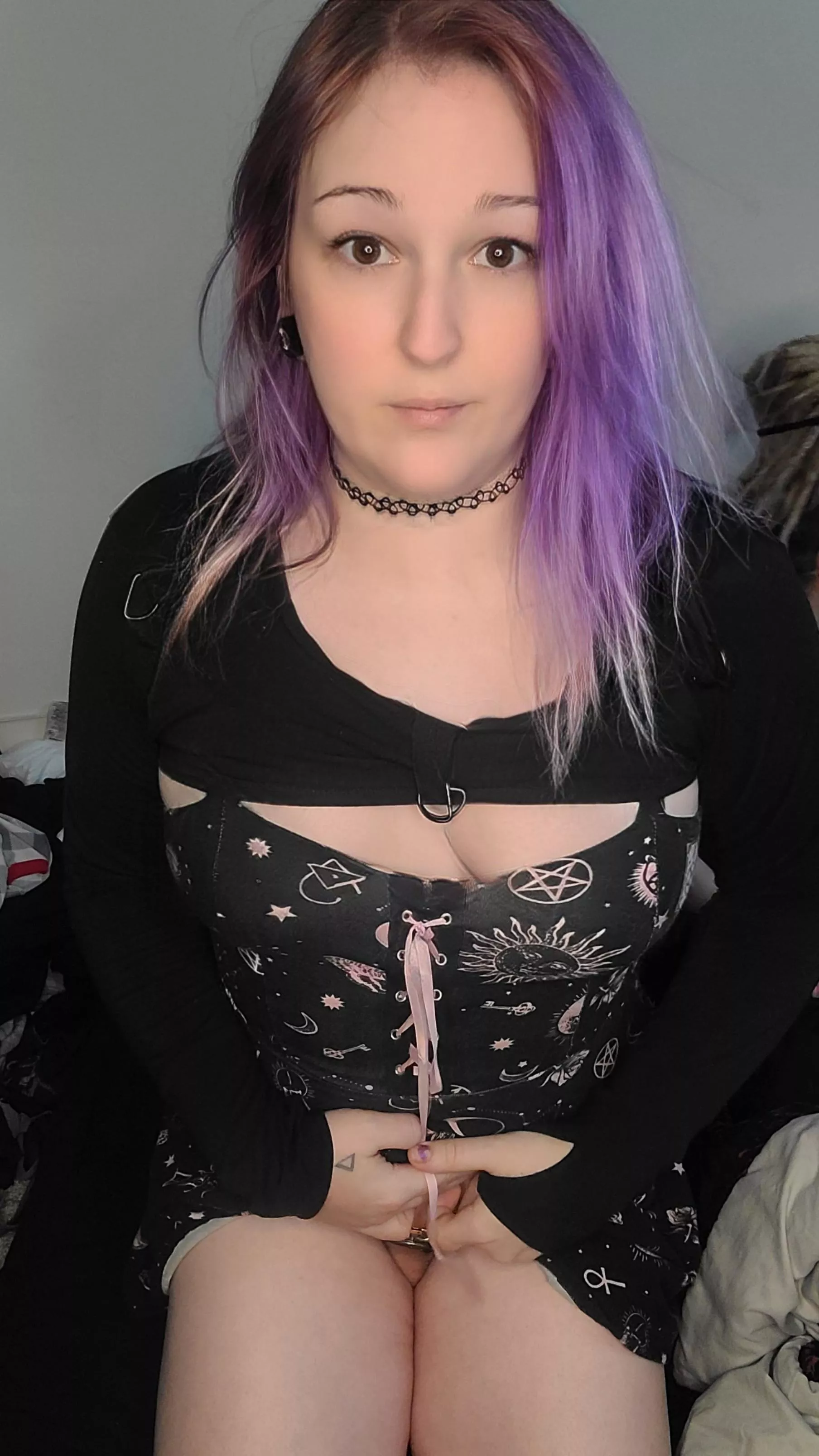 Just a girl in her cage having inappropriate thoughts