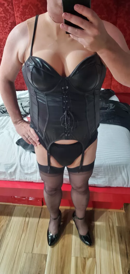 One of my fav corsets, leather.. Dominatrix. OBEY.