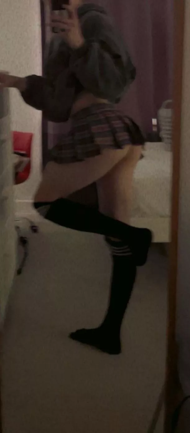 only interact if u like the skirt 💕☺️