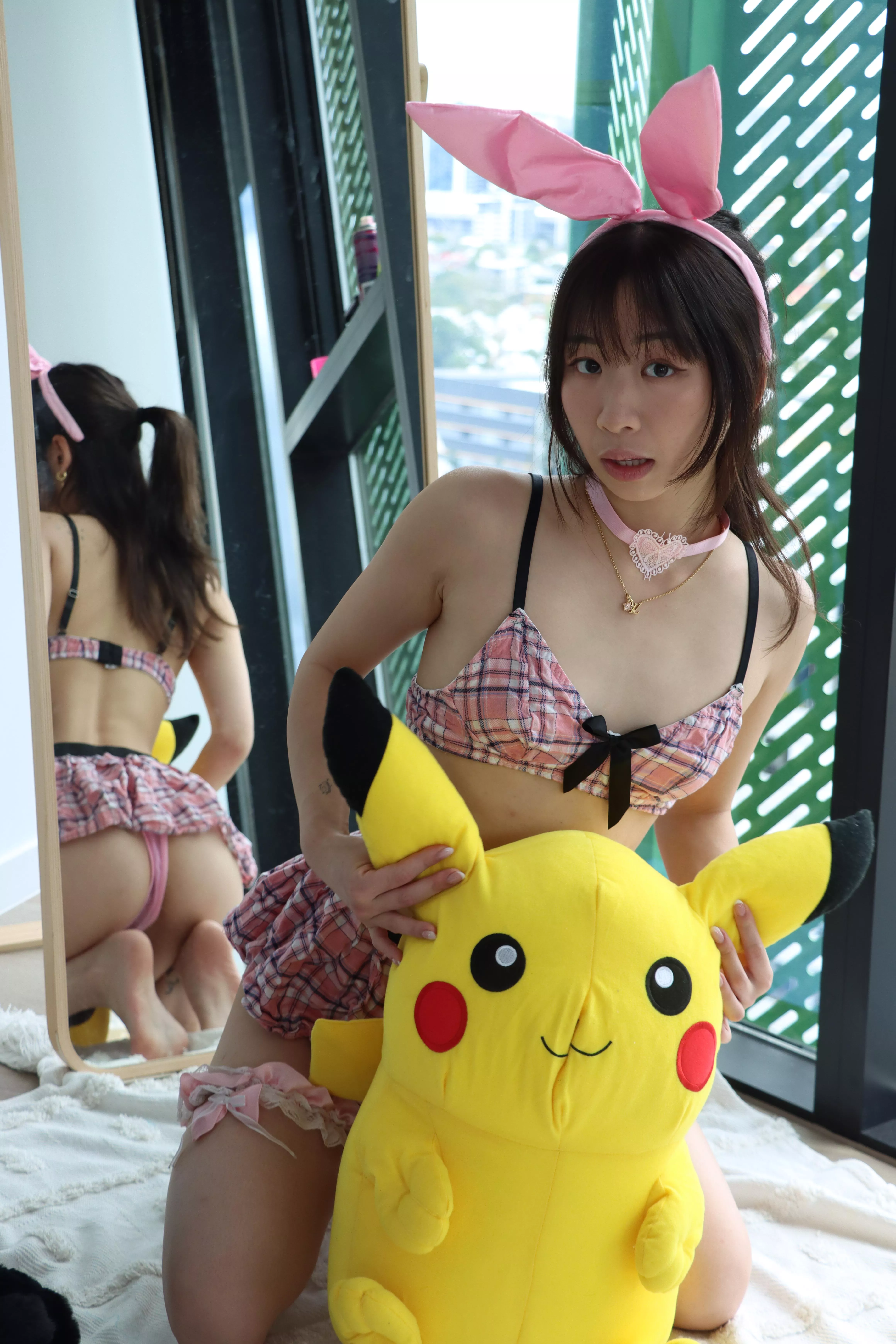 Petite Luna (@xxluna.aa)