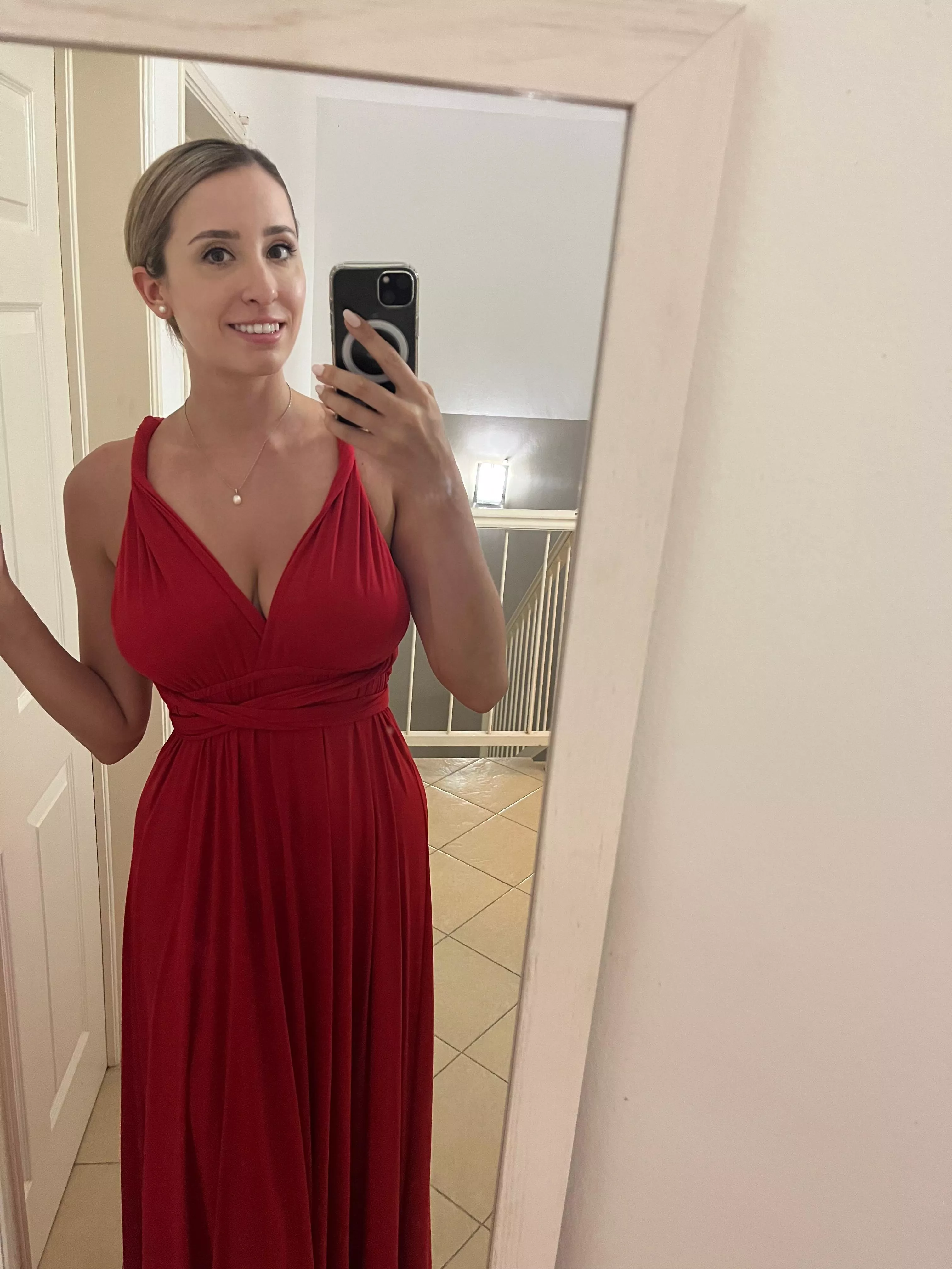 PhD student, sexcoach and adult venue manager with the most interesting stories. Nice to meet you!