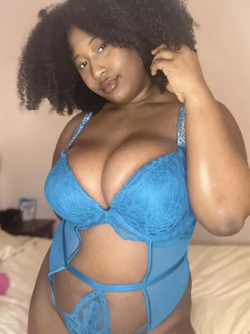 Sending nudes to random guys reddit today, who's interested