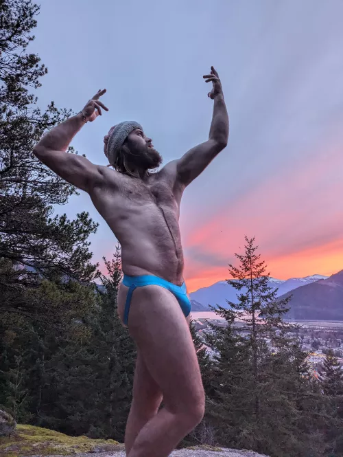 Showing off for all the hikers