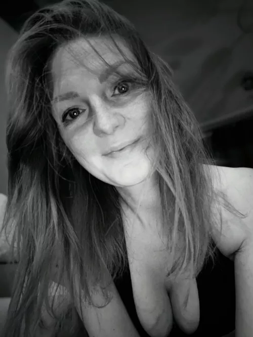 Sometimes the hair just does what it does 😅