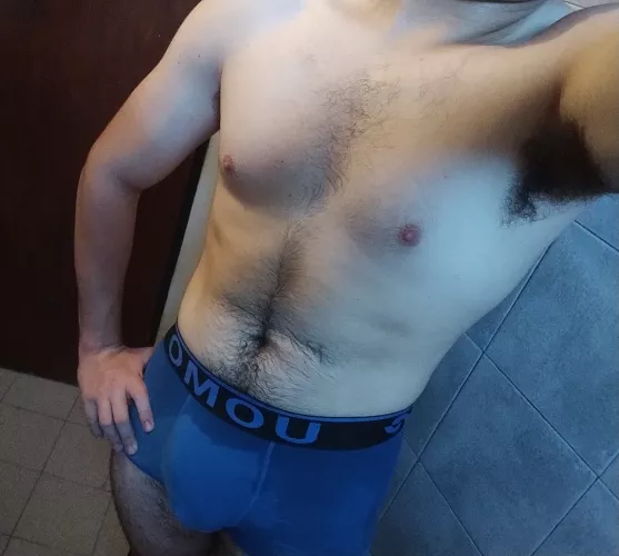 Sweaty and horny after gym