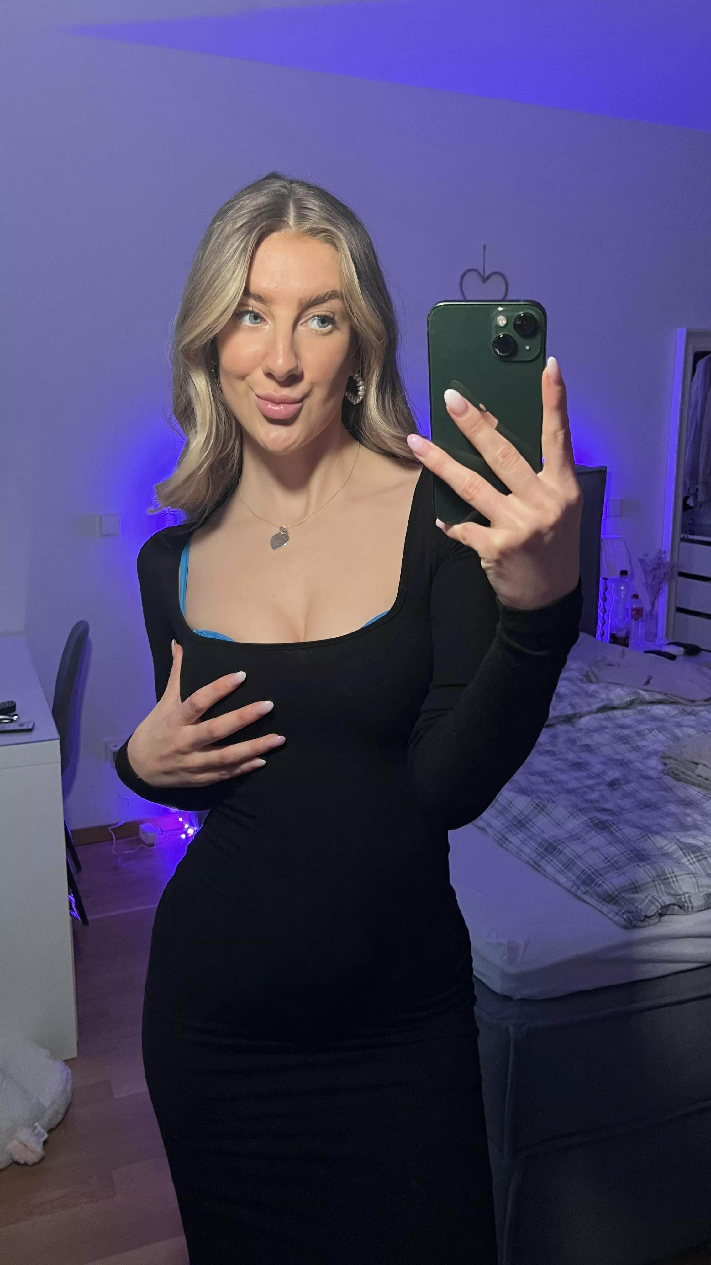 tight dresses just look soooo good