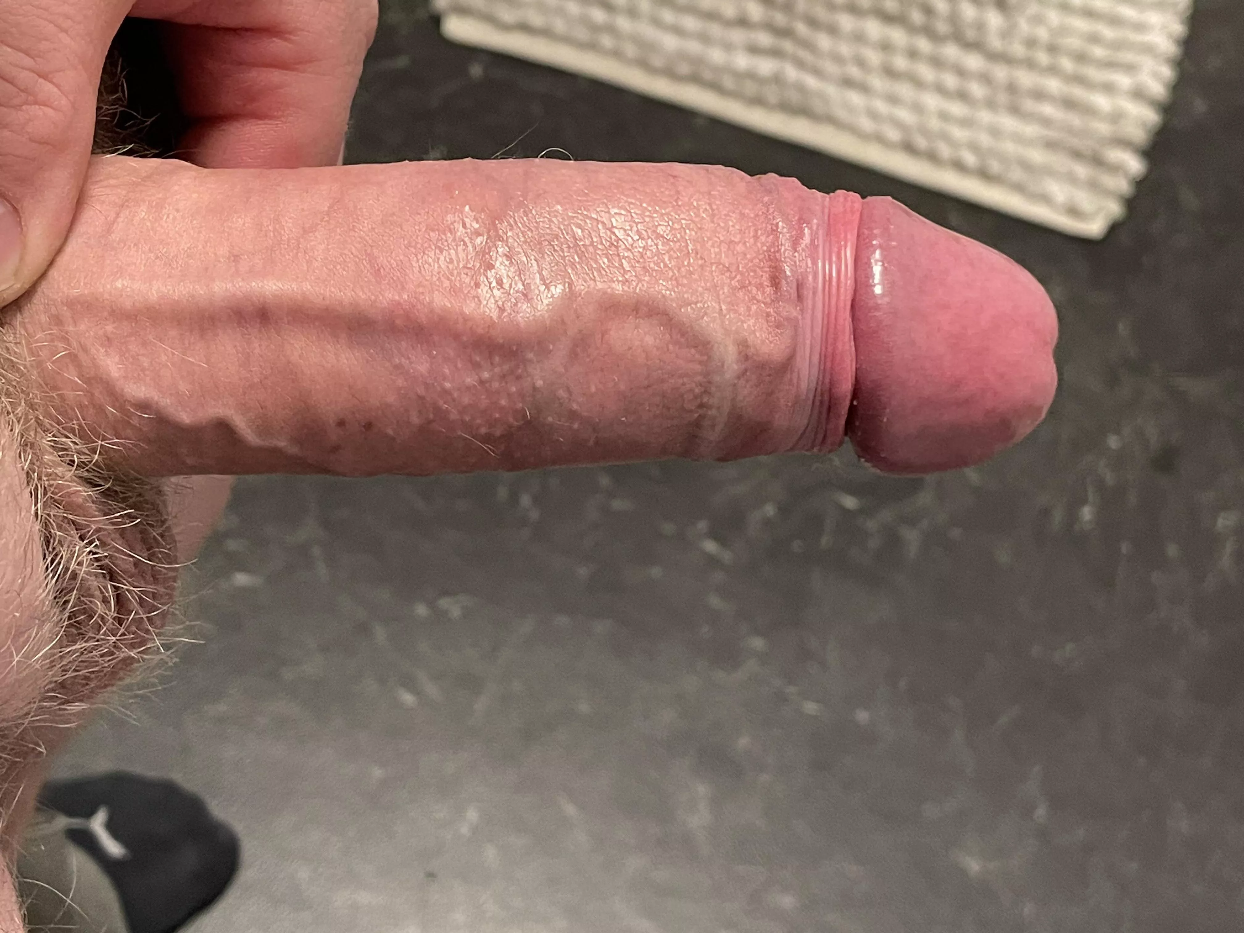 Wanna make it wet for ur wife/gf and Then share the cum ;)