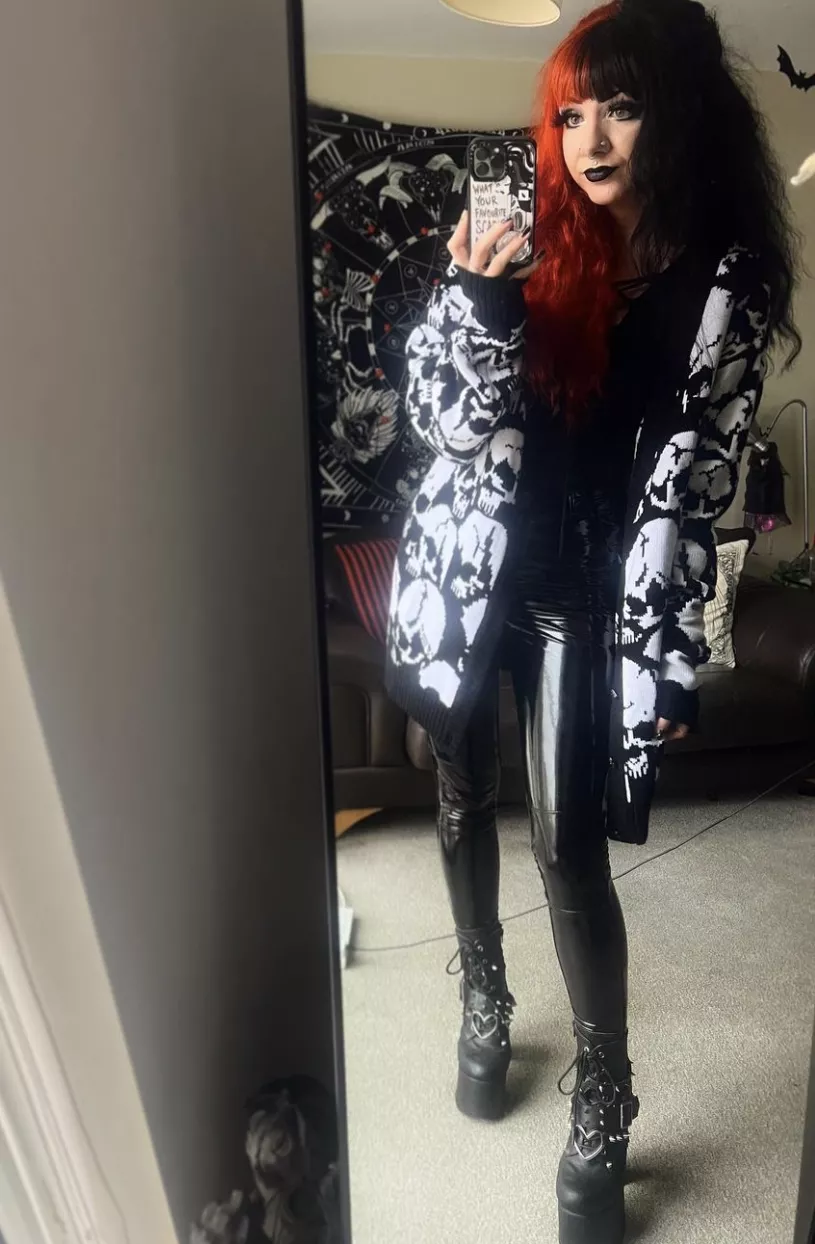 When you want to be cozy but also a little edgy lol 😆