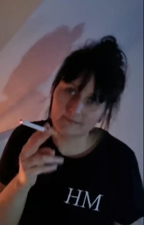 Who wants to see me smoke