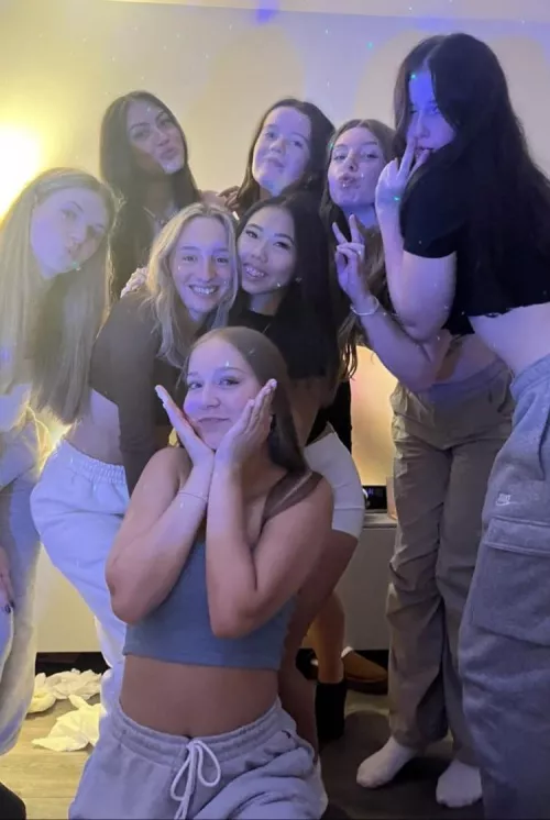 Whoever u pick up get bonus pics of[8]