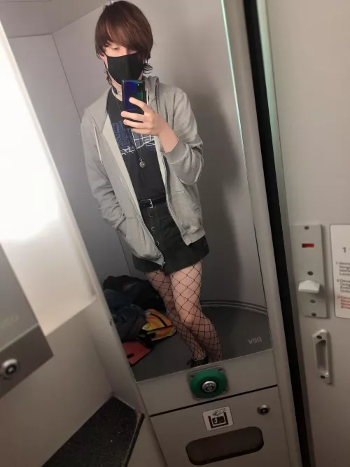 Yes this was taken in a public bathroom, yes I still think I look cute