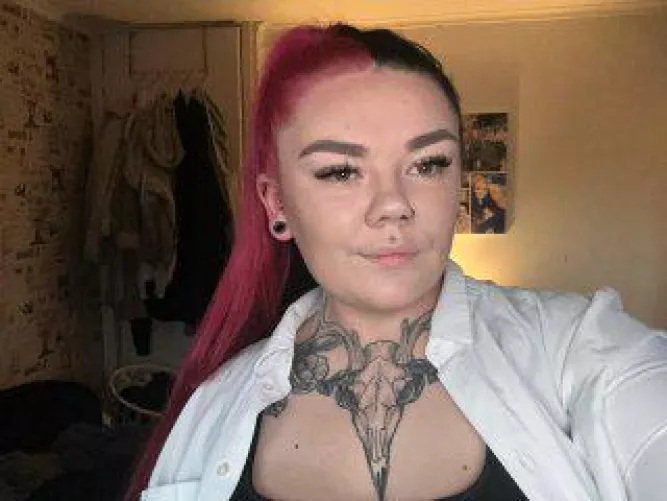 Your favorite girl is back now ;)