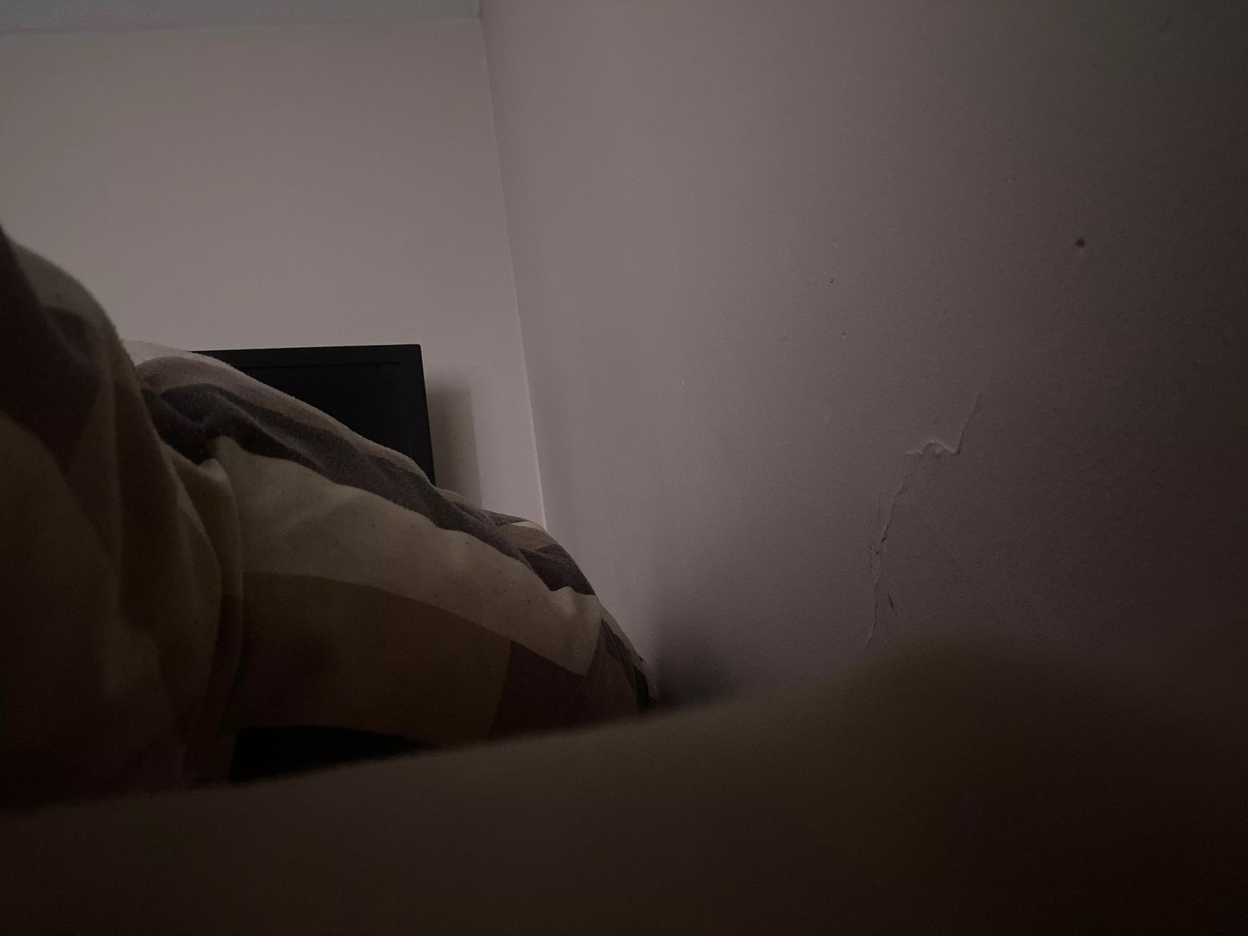 18 verbal daddy’s pm for live show and free use of femboy slut