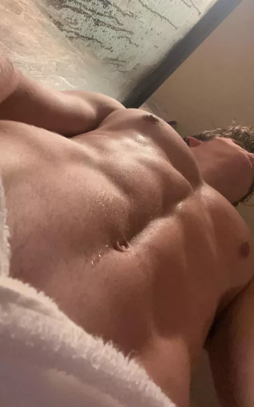 20 straight, into sub bottoms and fem boys. Add me Danxcol