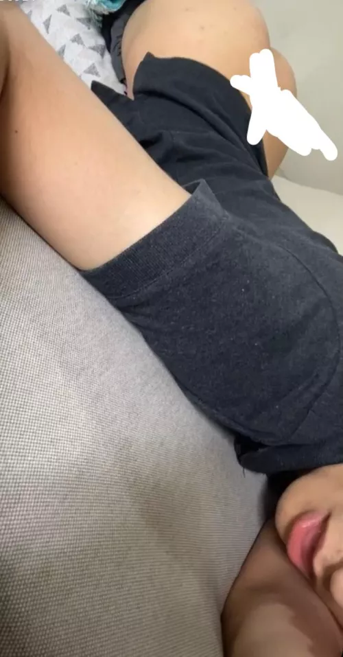 22m bottom from SoCal looking to help a guy with a deep voice cum on live