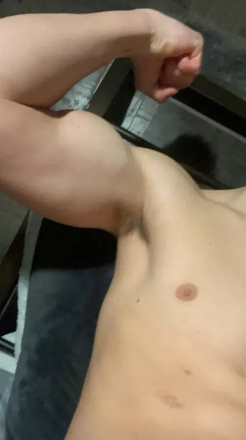 24 Any gym bros wanna snap with me?