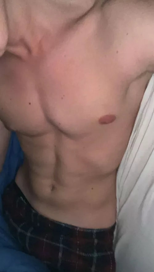 24 bored straight guy looking for fit gym bros who wanna snap? Send me your face and body. Snap: batica_gym99