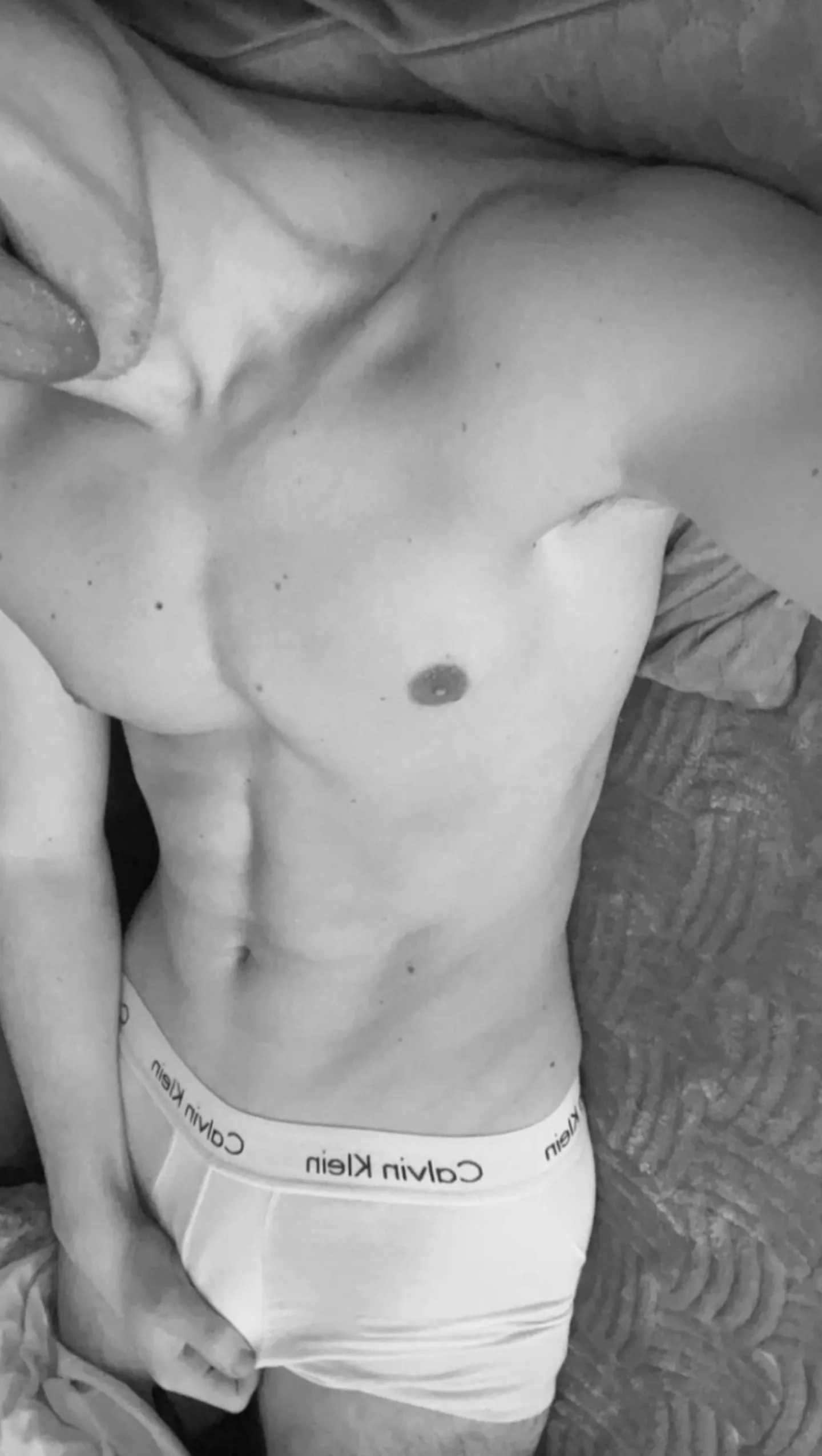 24 fit guy. Show me your white socks pls. Only fit or muscular guys. Snap: batica_gym99