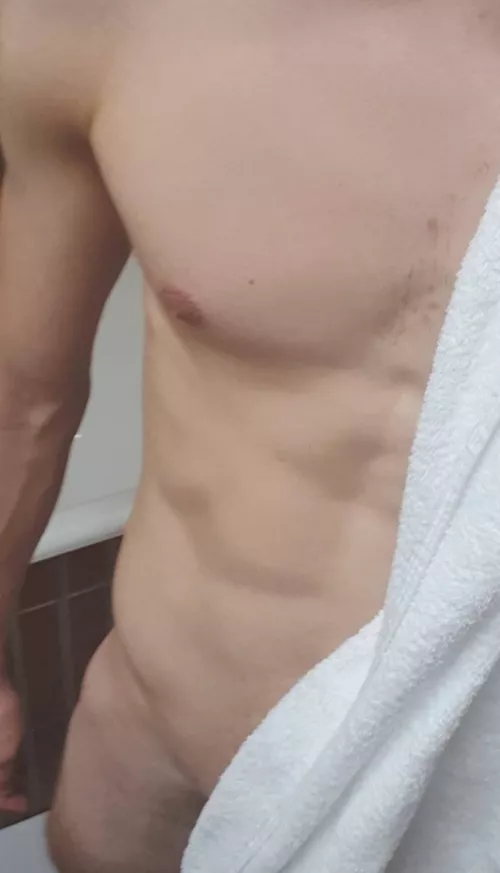 24 muscular or fit guys add me on snap. Please show me your white socks. Snap: batica_gym99